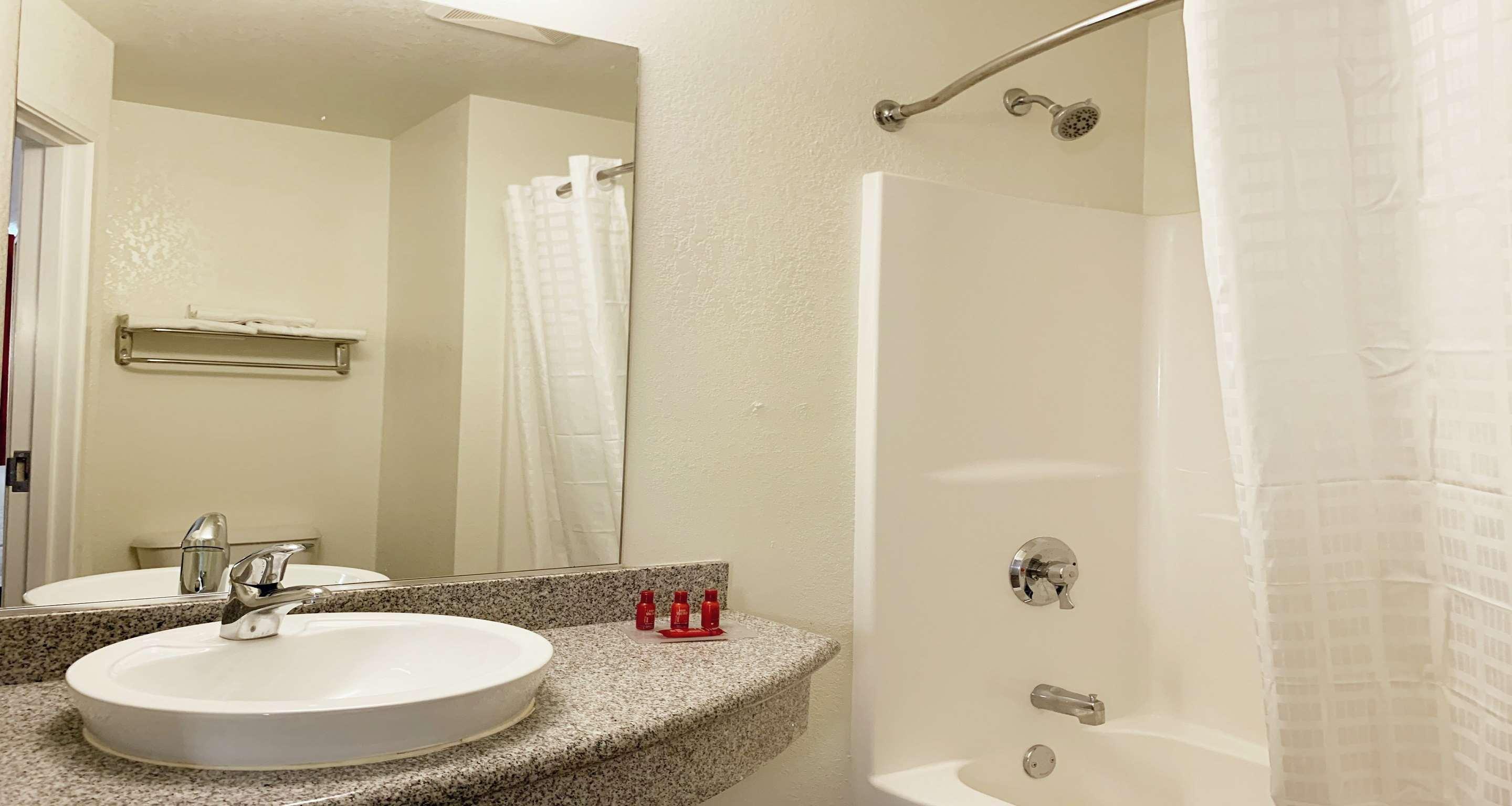 Surestay Plus Hotel By Best Western Niagara Falls East Екстериор снимка